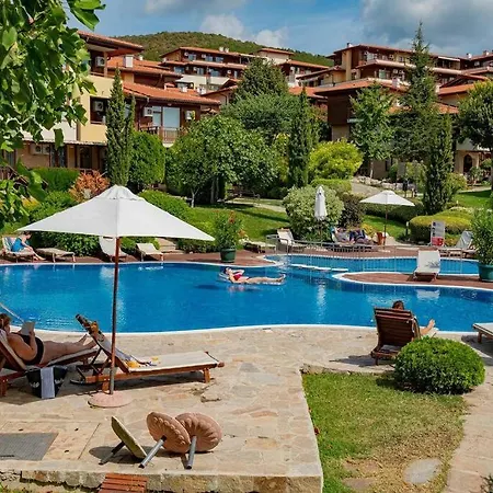 Cute In Garden Of Eden 5* 40m To Beach